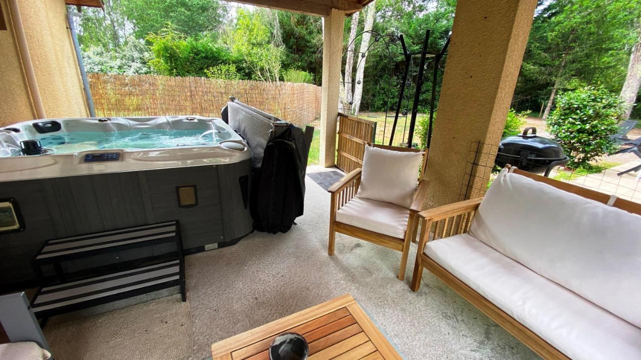 Gite A La Campagne Avec Jacuzzi Avensan Exterior foto